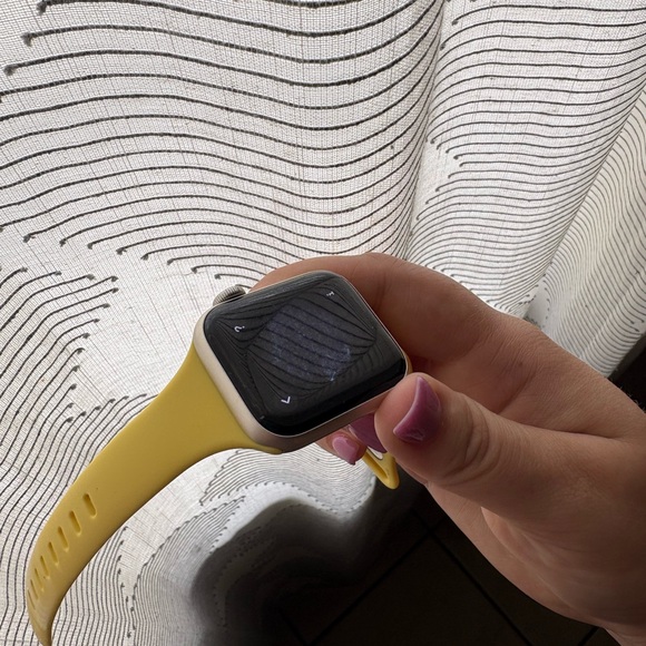 Apple Watch SE 2nd Generation (GPS) 40mm - Picture 7 of 13